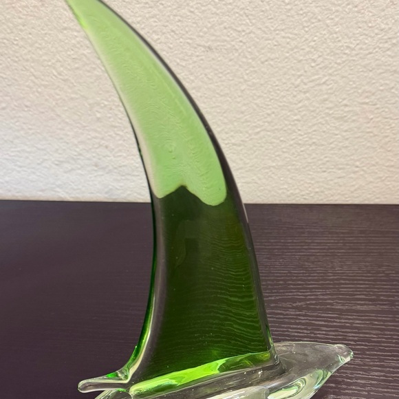 Vintage Murano Elegant Green Glass Sailboat Sculpture - Picture 4 of 6